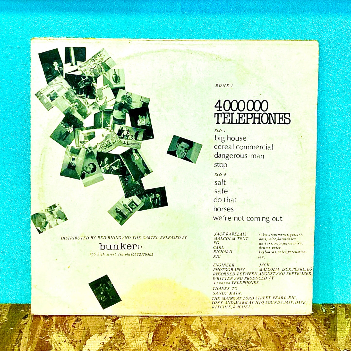 4,000,000 Telephones - 4,000,000 Telephones
