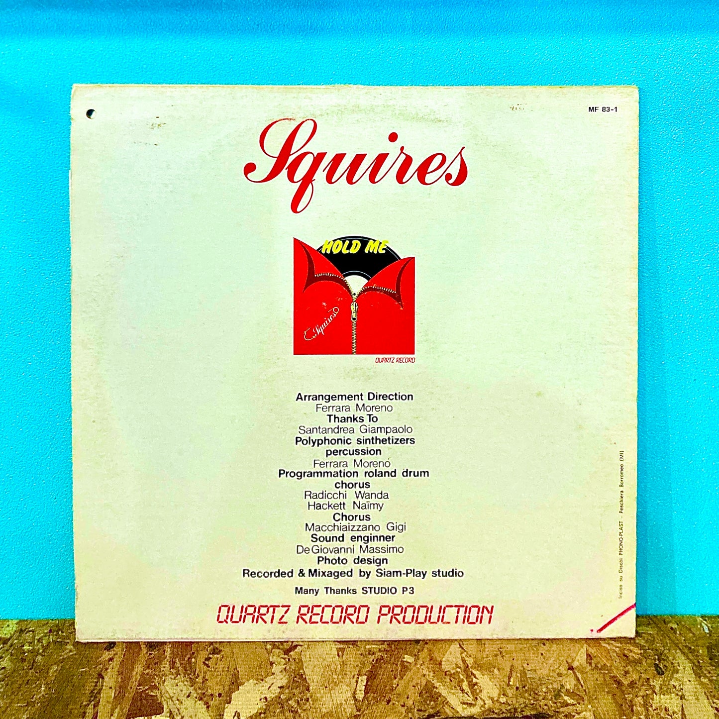 Squires – Hold Me