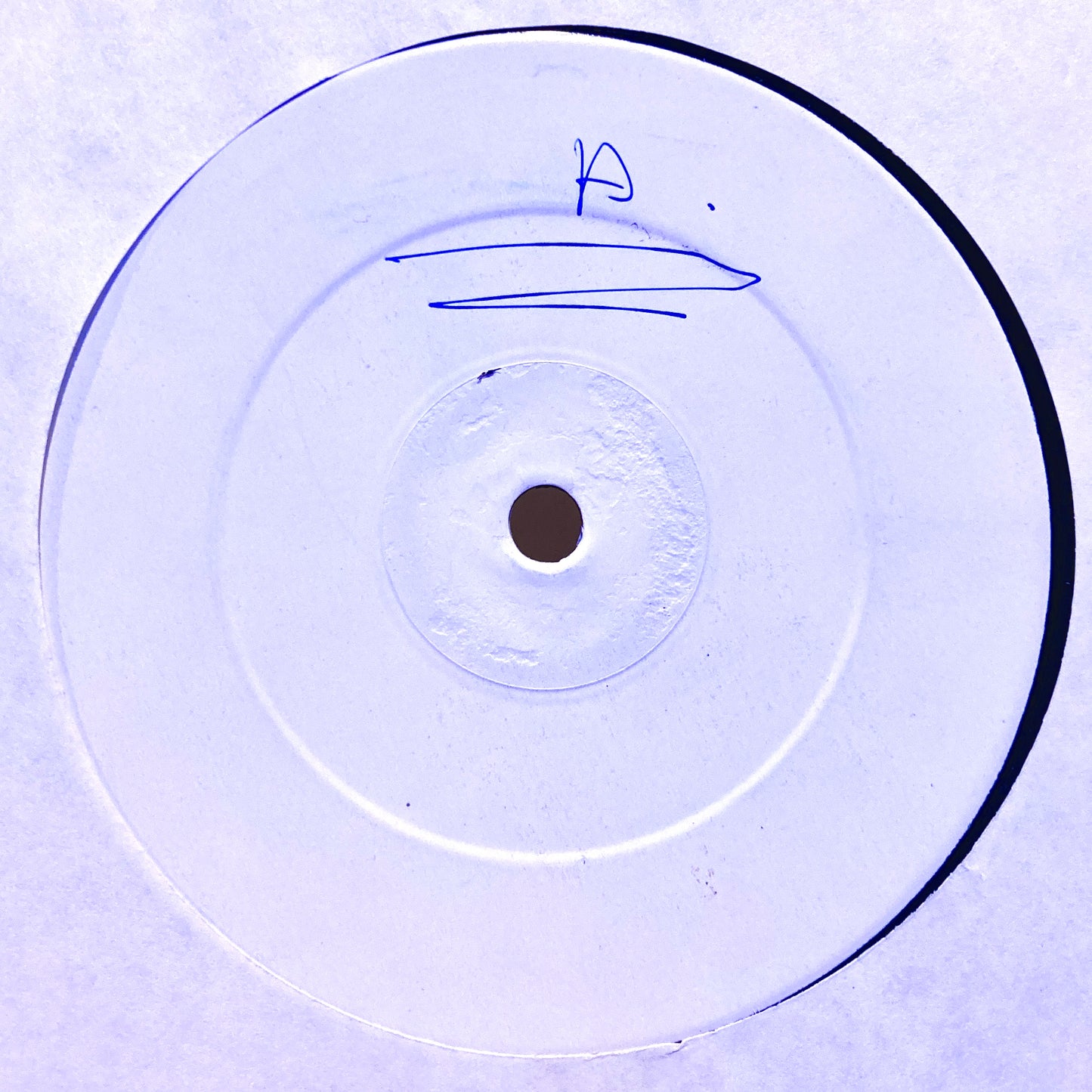 Jenny Belle – Love Don't Live Here Anymore