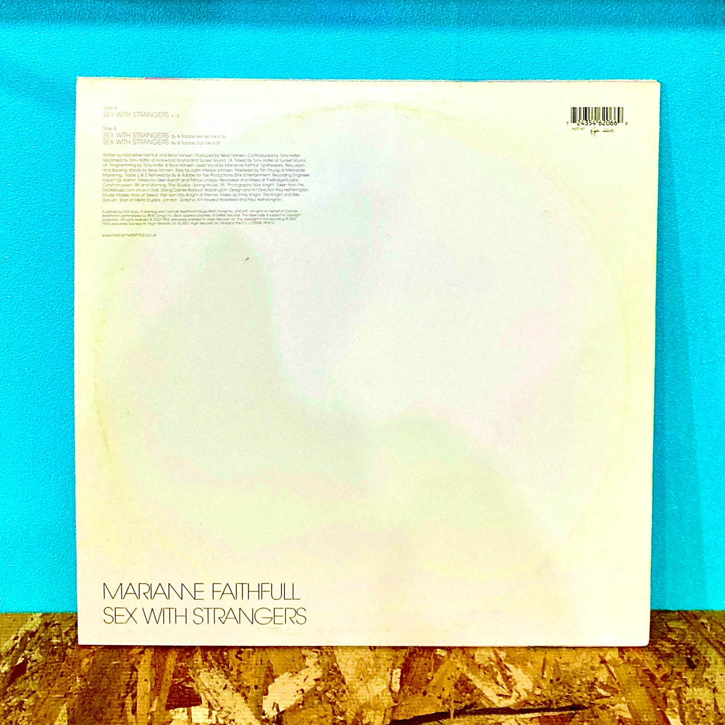 Marianne Faithfull – Sex With Strangers