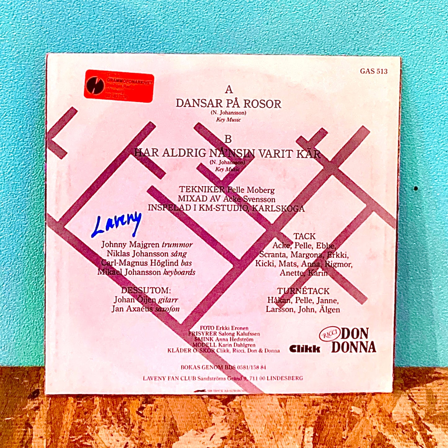 Laveny – Dansar På Rosor / Har Aldrig Nå'nsin Varit Kär