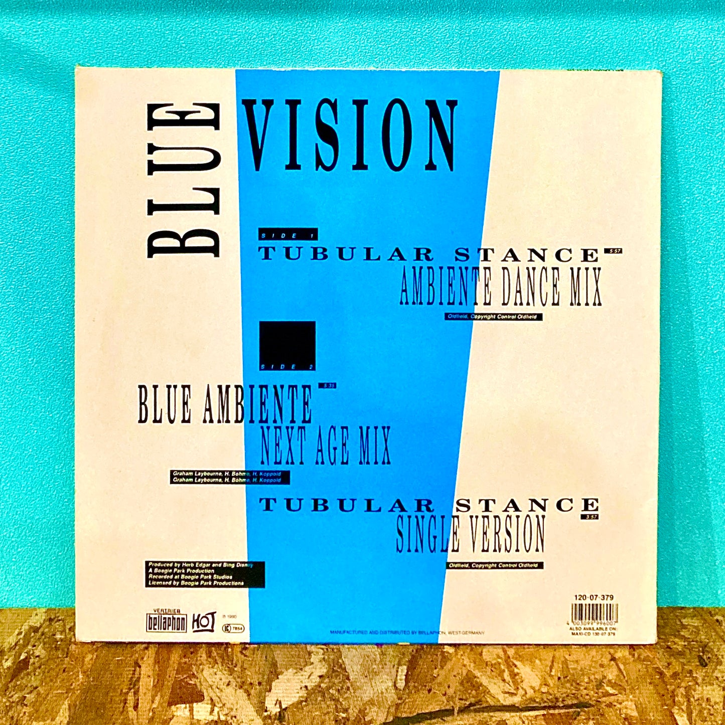 Blue Vision – Tubular Stance