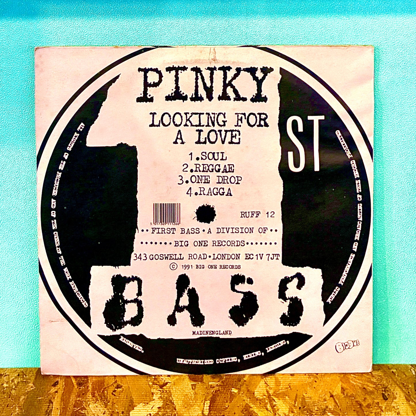 Pinky - Looking For A Love