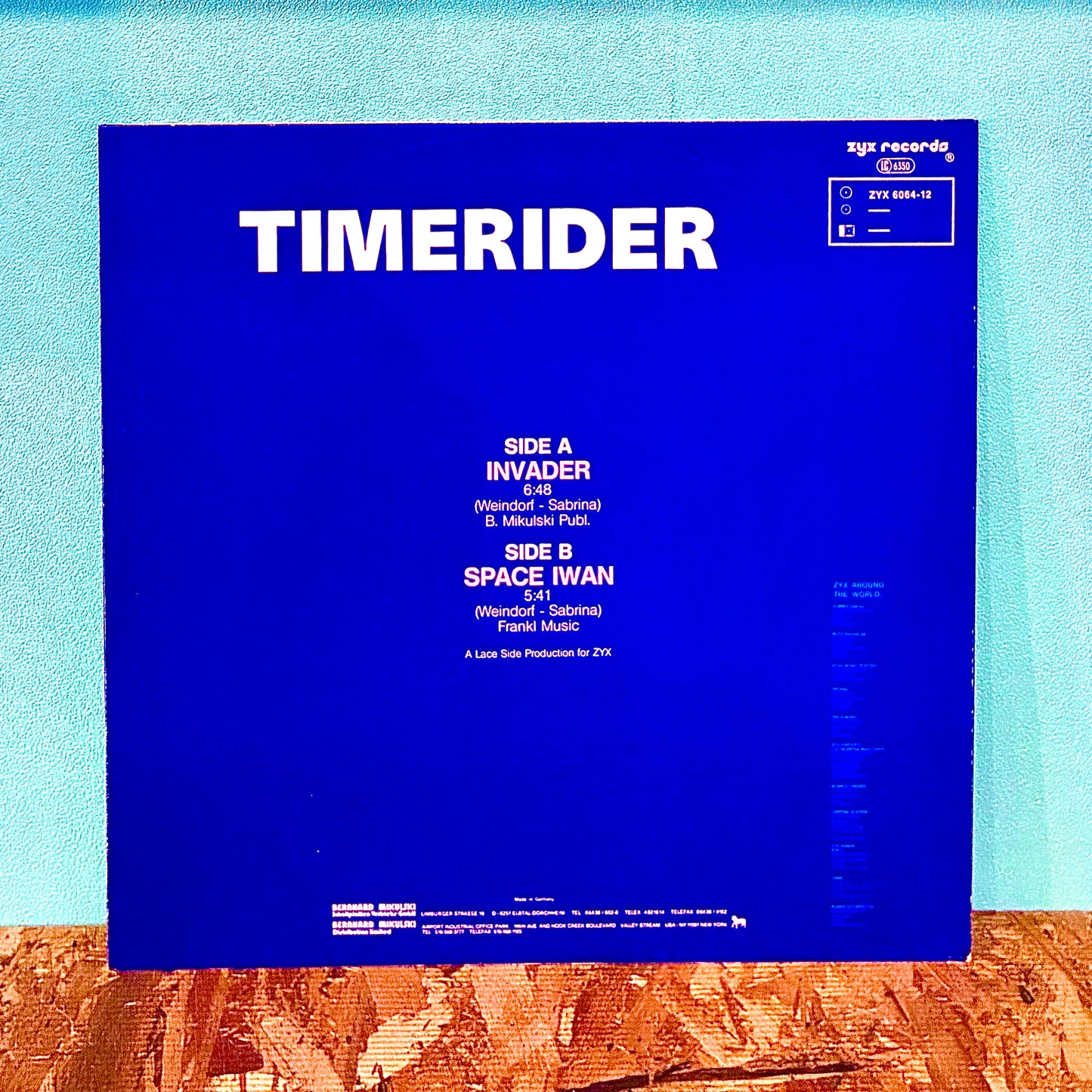 Timerider – Invader / Space Iwan